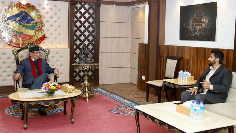 प्रधानमन्त्रीलाई भेट्न बालुवाटार पुगे रवि लामिछाने