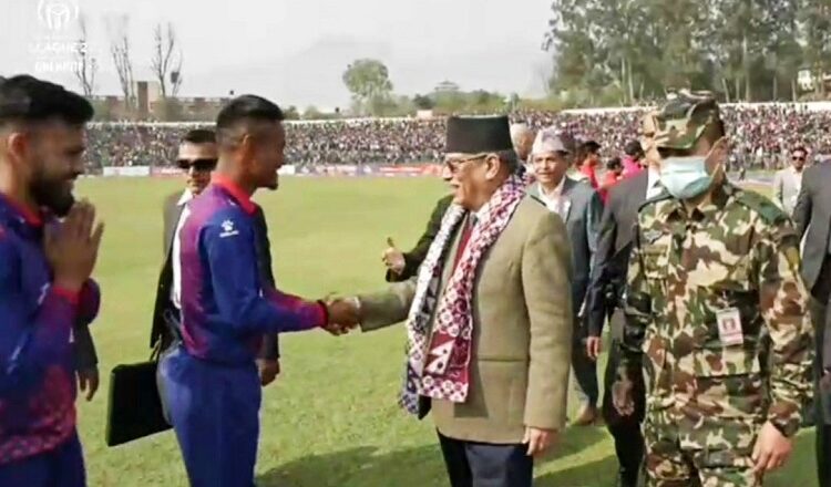 प्रधानमन्त्री प्रचण्ड कीर्तिपुर मैदानमा, खेलाडीलाई ओलीकाे पनि शुभकामना