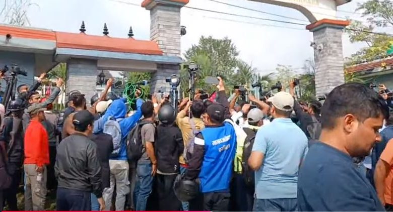 प्रहरीमाथी आक्रमण गरेको आरोपमा ८ जना रास्वपा कार्यकर्ता प्रहरी नियन्त्रणमा