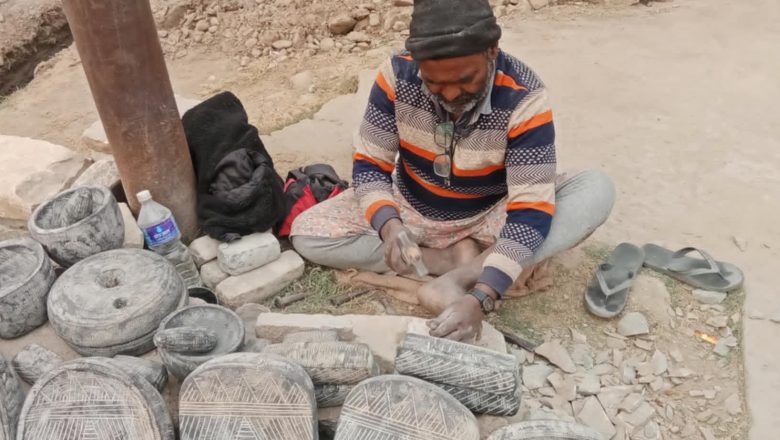 संकटमा रैथाने पेशा-व्यवसाय