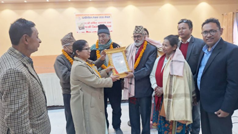 कम्युनिष्टहरूले धरातल छोडेकोमा लेखक तथा साहित्यकारहरूको चिन्ता