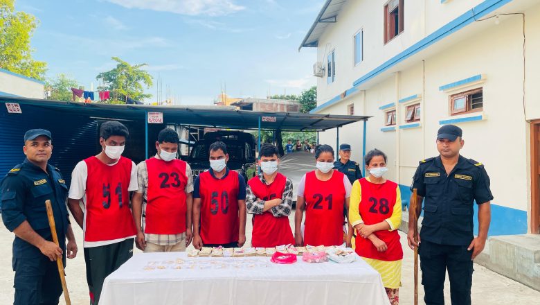 भारतबाट चोरेर ल्याएको सुन र नगद सहित समातिए ६ जना