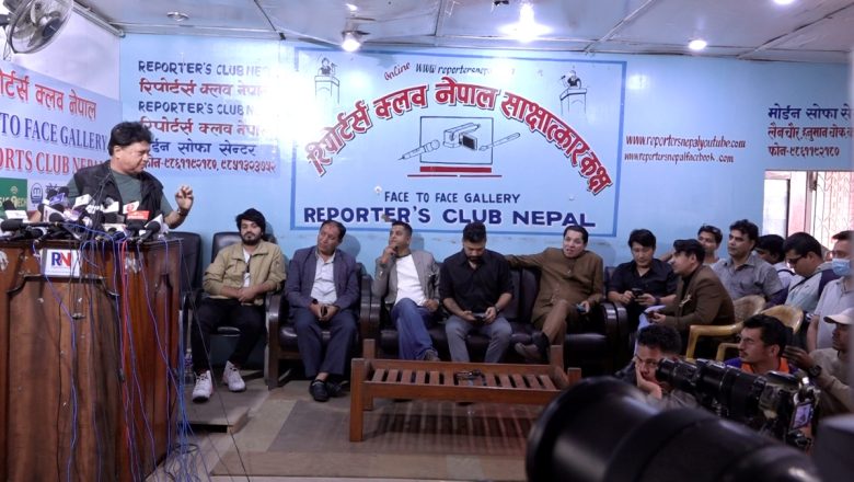 हाँस्य कलाकारहरुको ब्यंग्य : शीर्ष नेताहरु अब राजनीतिबाट सन्यास लिनुपर्ने सन्देश