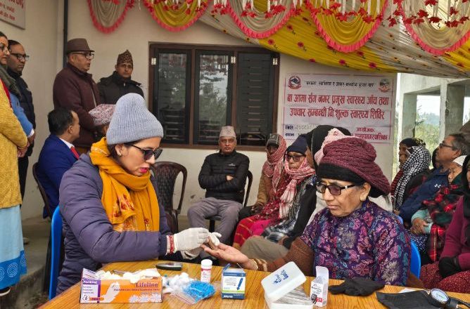 जेष्ठ नागरिकको स्वास्थ्य जाँच्न बुटवलका घरदैलोमा शिविर