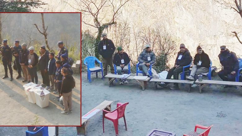 दार्चुलामा दुई मतदान केन्द्रमा स्थानीयको बहिष्कार, रित्तो मतपेटिका बोकेर फर्किए कर्मचारी