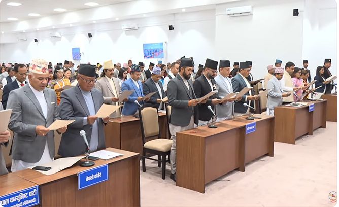 निर्वाचित सांसदहरुले लिए पद तथा गोपनीयताको शपथ