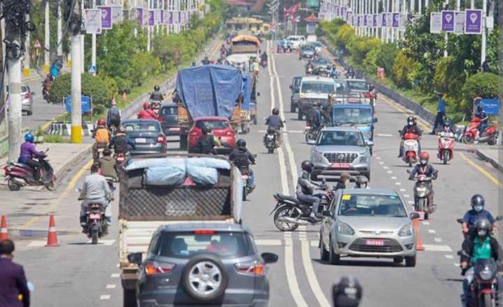 इन्धन खपत घटाउन सडकमा जोरबिजोर र साप्ताहिक बिदा थप्नेबारे छलफल