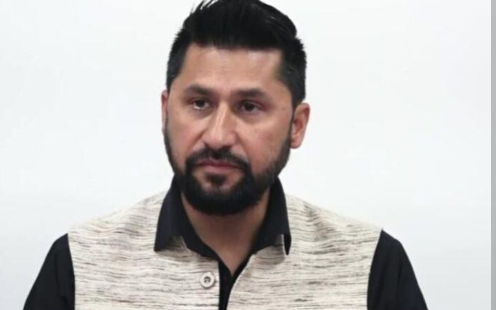 रास्वपा सभापति लामिछानेको अभियोगपत्र फिर्ताविरुद्धको रिट पूर्ण इजलासमा पेश गर्न सर्वोच्चको आदेश