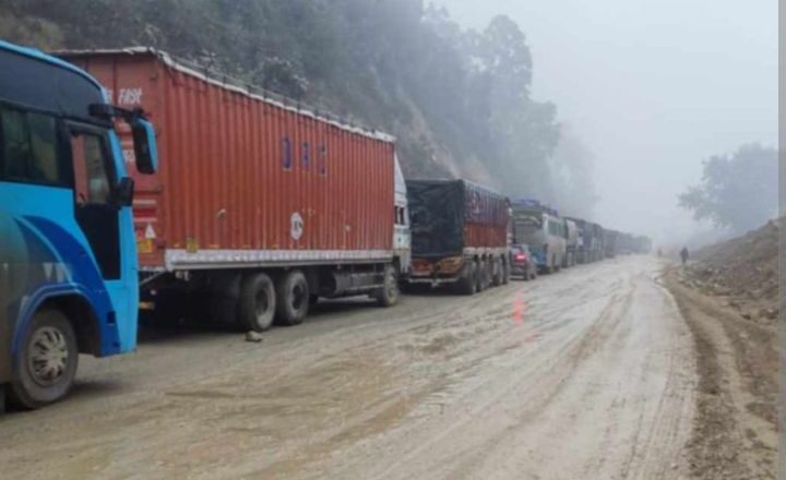बुटवल-नारायणगढ सडक : दाउन्नेको पूर्वी खण्डमा एकतर्फी ढलानको काम अन्तिम अवस्थामा