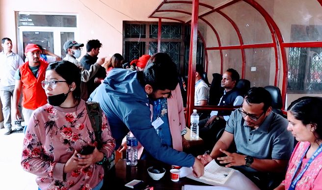 २३ सुकुम्वासी परिवार ‘होल्डिङ सेन्टर’ मा