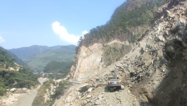 राजमार्गका जोखिमयुक्त पहिरो तीन वर्षभित्र व्यवस्थापन गर्ने सरकारको योजना