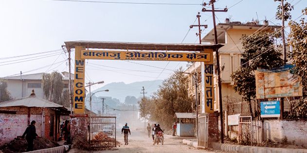 सर्वोच्चको फैसला विपरीत सरकारले थप २१ उद्योगको लाइन काट्यो