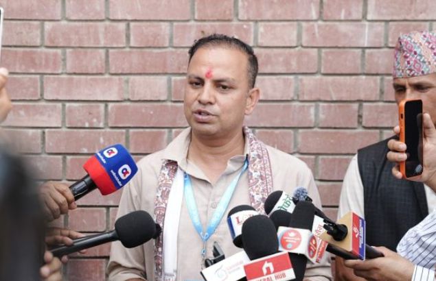 रास्वपामा गुट र ‘टिके प्रथा’ रोक्न चुनाव लडेँ : मनीष झा