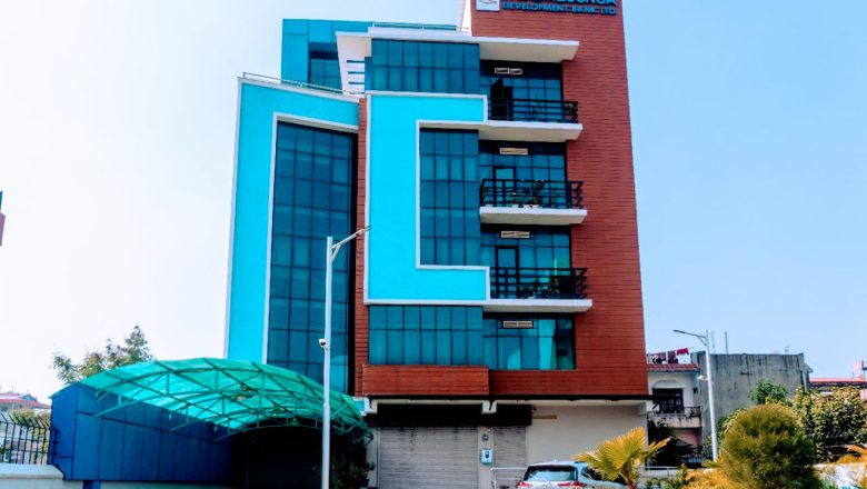बाढी प्रभावितलाई शाइन रेसुङ्गा बैंकद्वारा ६५ लाख सहयोग