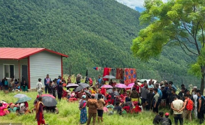 जाजरकोट पहिरो : जोखिममा रहेका रिसाङका दुई सयलाई सुरक्षित स्थानमा सारियो