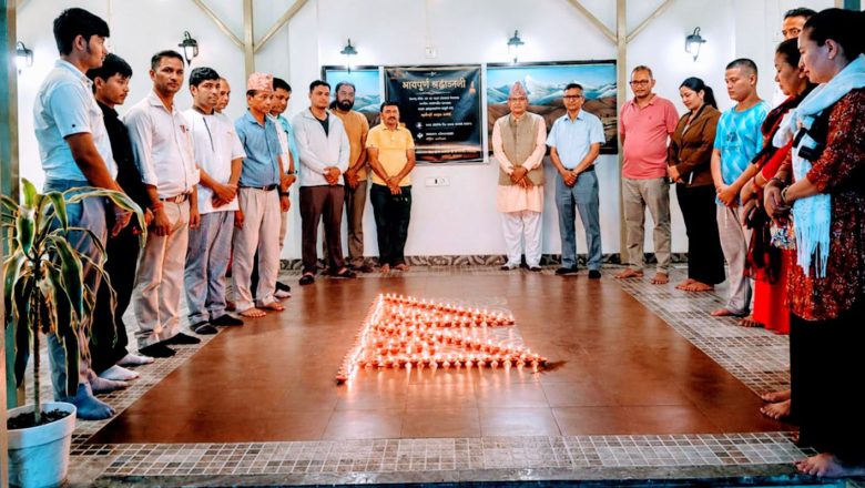 बाढीमा ज्यान गुमाउनेको सम्झनामा द एसआर होटल द्वारा दीप प्रज्वलन