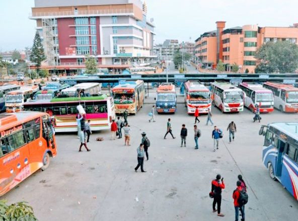 आजदेखि दशैंको अग्रिम टिकट बुकिङ खुला, रातिदेखि नै यात्रुहरु लाइनमा